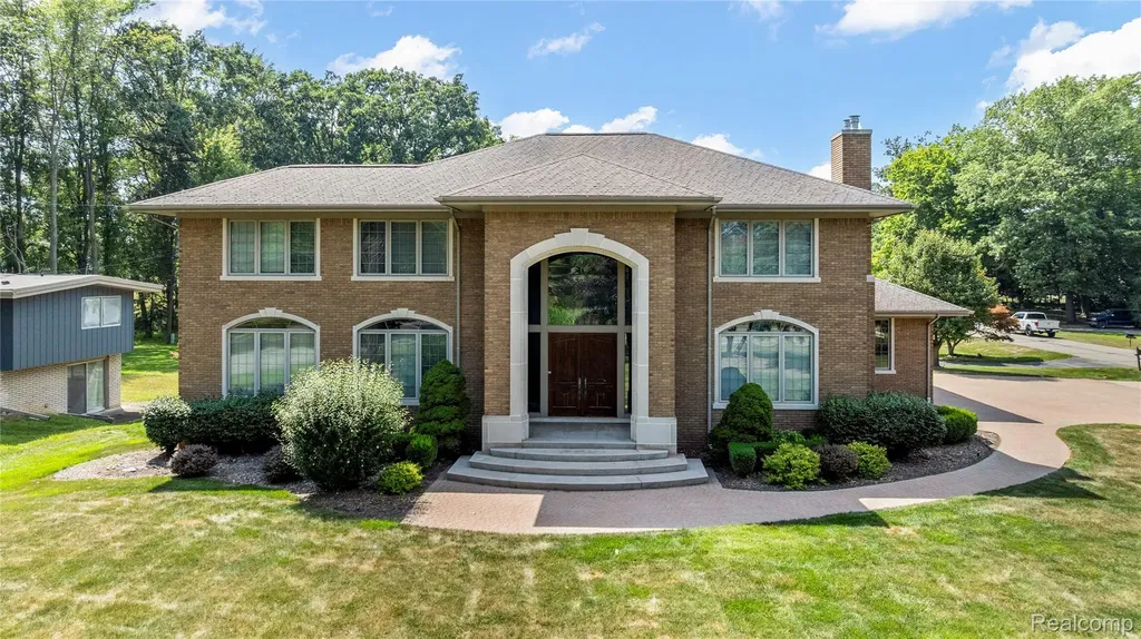 9281 Island Drive Grosse Ile Township MI 48138