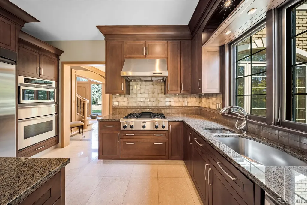 9281 Island Drive Grosse Ile Township MI 48138