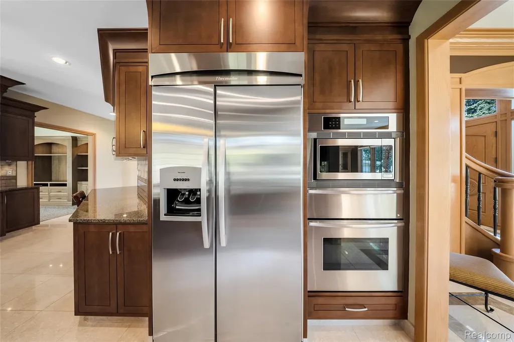 9281 Island Drive Grosse Ile Township MI 48138