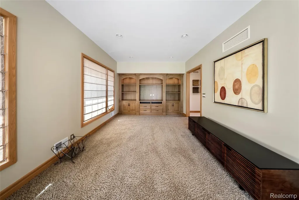 9281 Island Drive Grosse Ile Township MI 48138