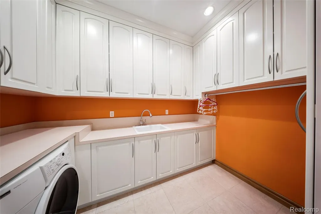 9281 Island Drive Grosse Ile Township MI 48138