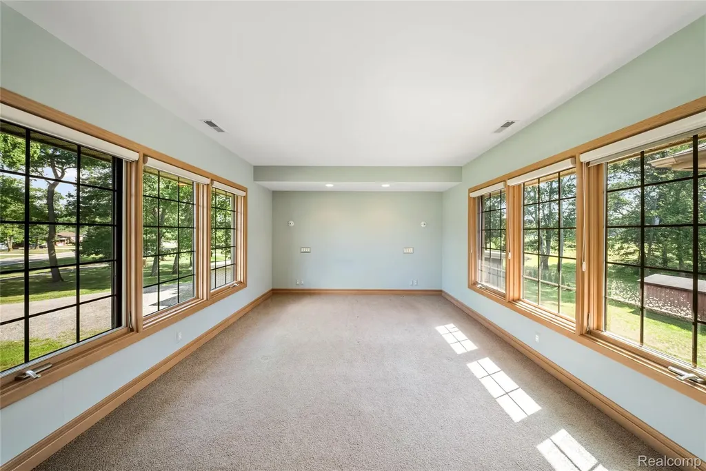 9281 Island Drive Grosse Ile Township MI 48138