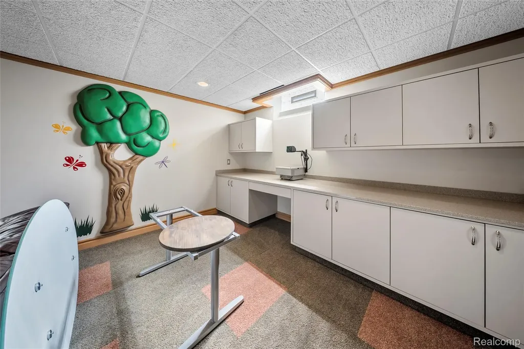 9281 Island Drive Grosse Ile Township MI 48138