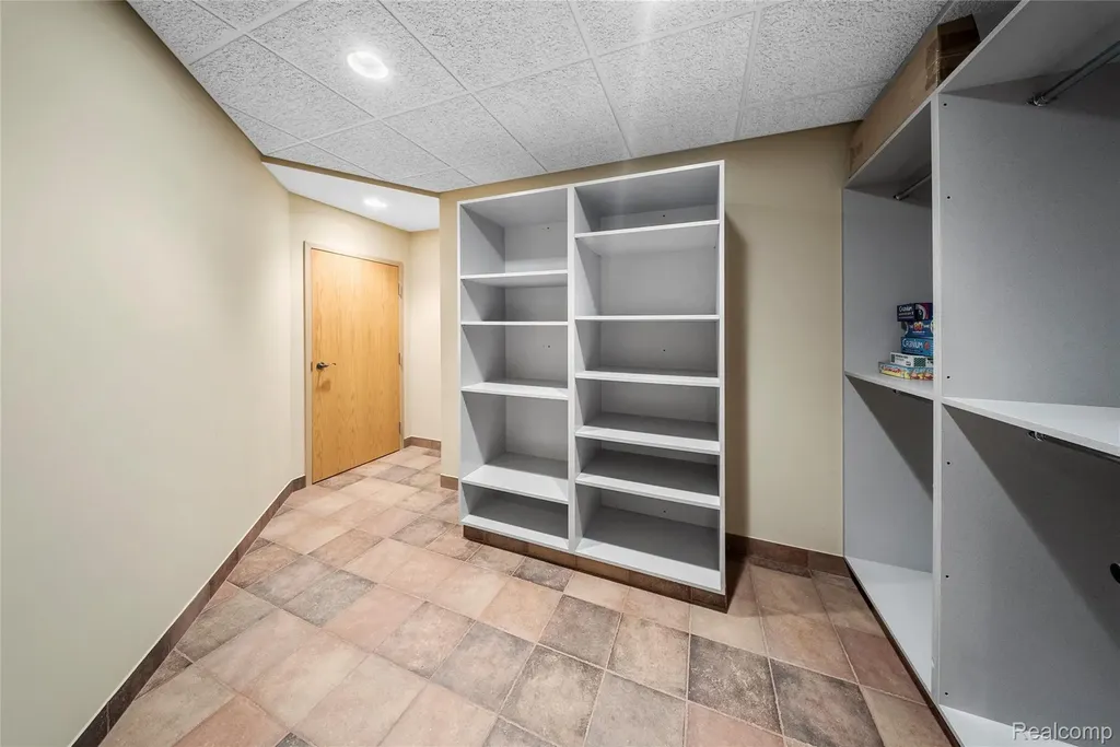 9281 Island Drive Grosse Ile Township MI 48138