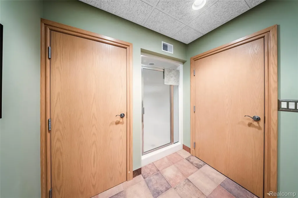 9281 Island Drive Grosse Ile Township MI 48138