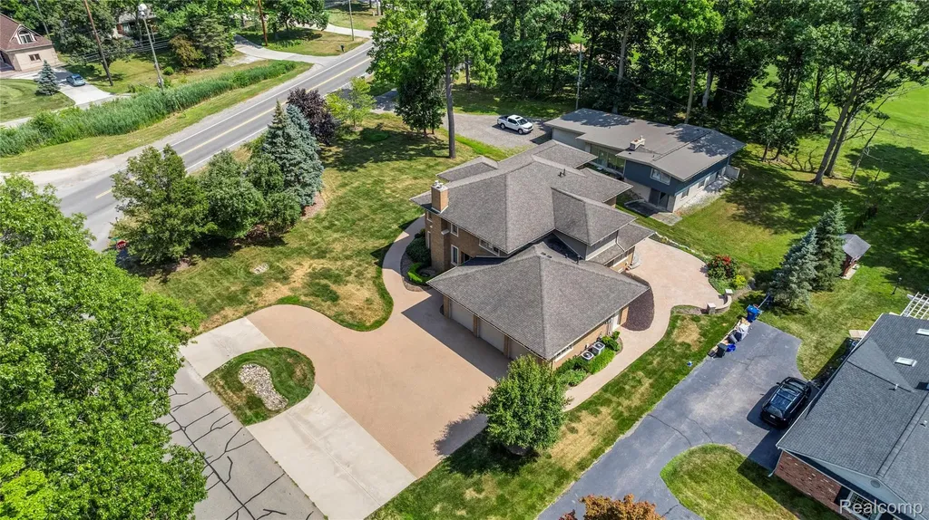 9281 Island Drive Grosse Ile Township MI 48138