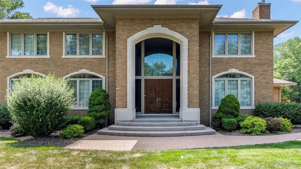 9281 Island Drive Grosse Ile Township MI 48138