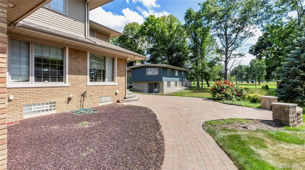 9281 Island Drive Grosse Ile Township MI 48138