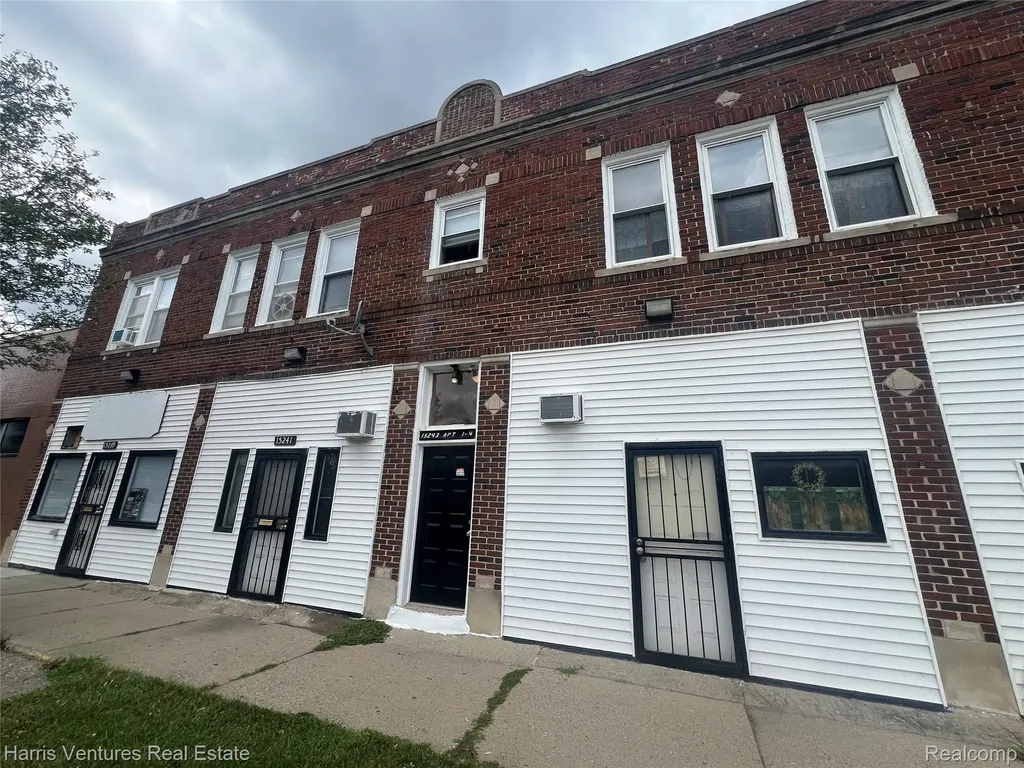 15239 Mack Avenue Detroit City MI 48224