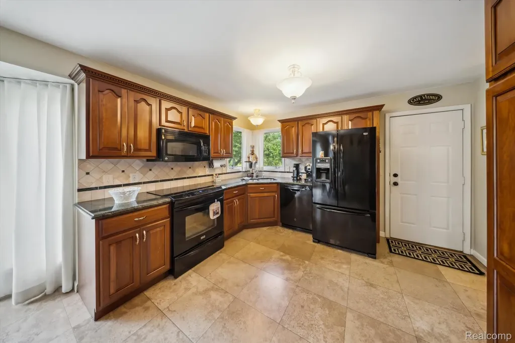 56764 Jewell Road Shelby Charter Township MI 48315