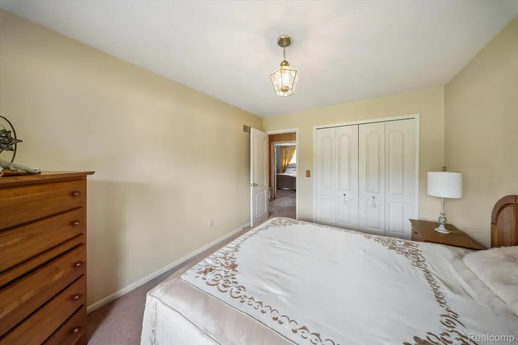 56764 Jewell Road Shelby Charter Township MI 48315