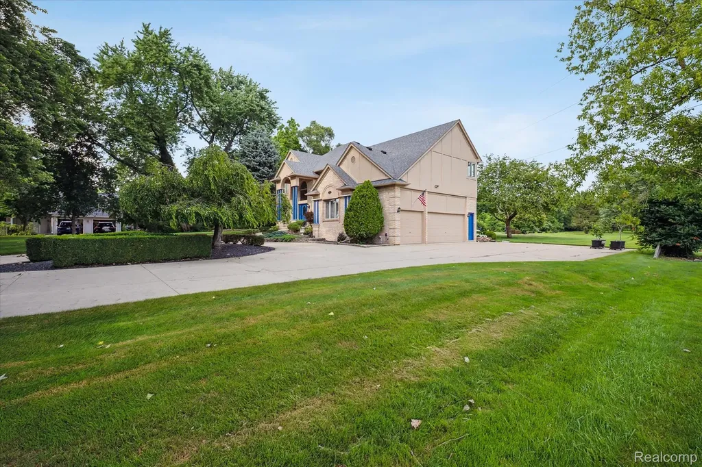 56764 Jewell Road Shelby Charter Township MI 48315