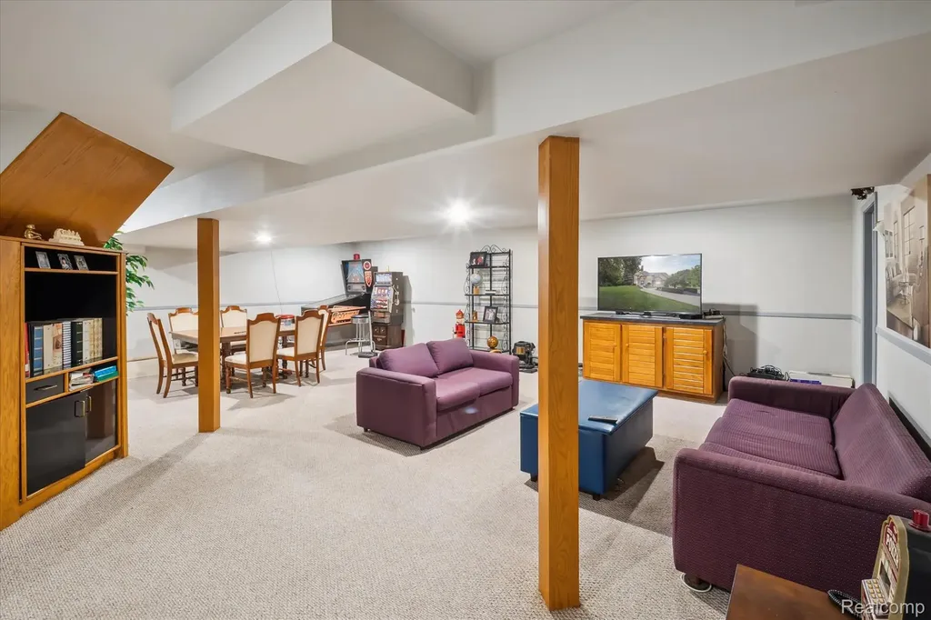 56764 Jewell Road Shelby Charter Township MI 48315