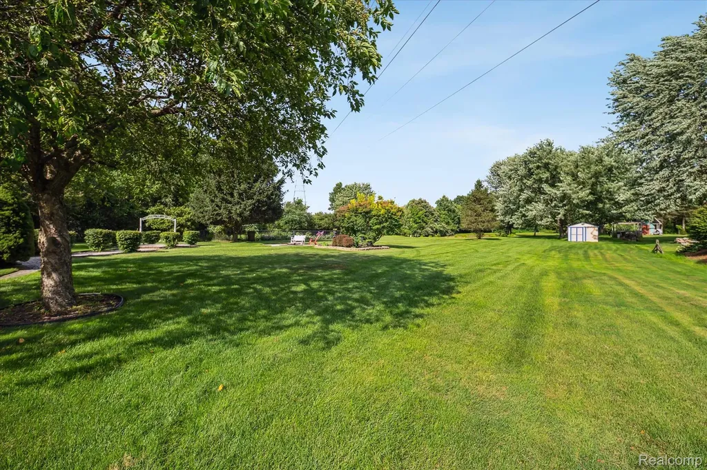 56764 Jewell Road Shelby Charter Township MI 48315
