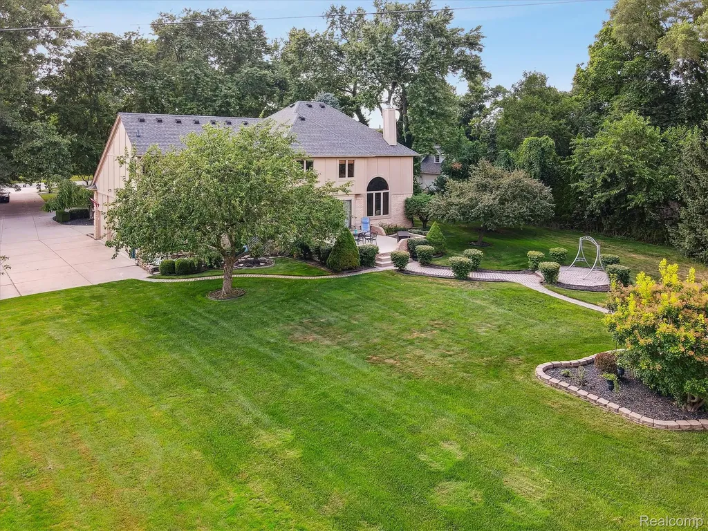 56764 Jewell Road Shelby Charter Township MI 48315