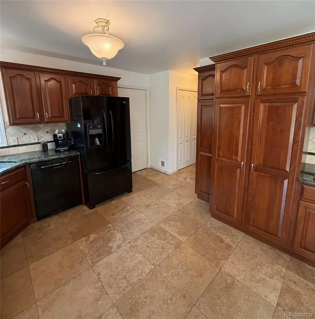 56764 Jewell Road Shelby Charter Township MI 48315