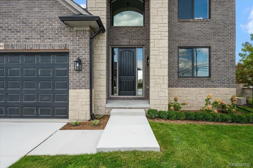 50999 Mistwood Drive Macomb Township MI 48042
