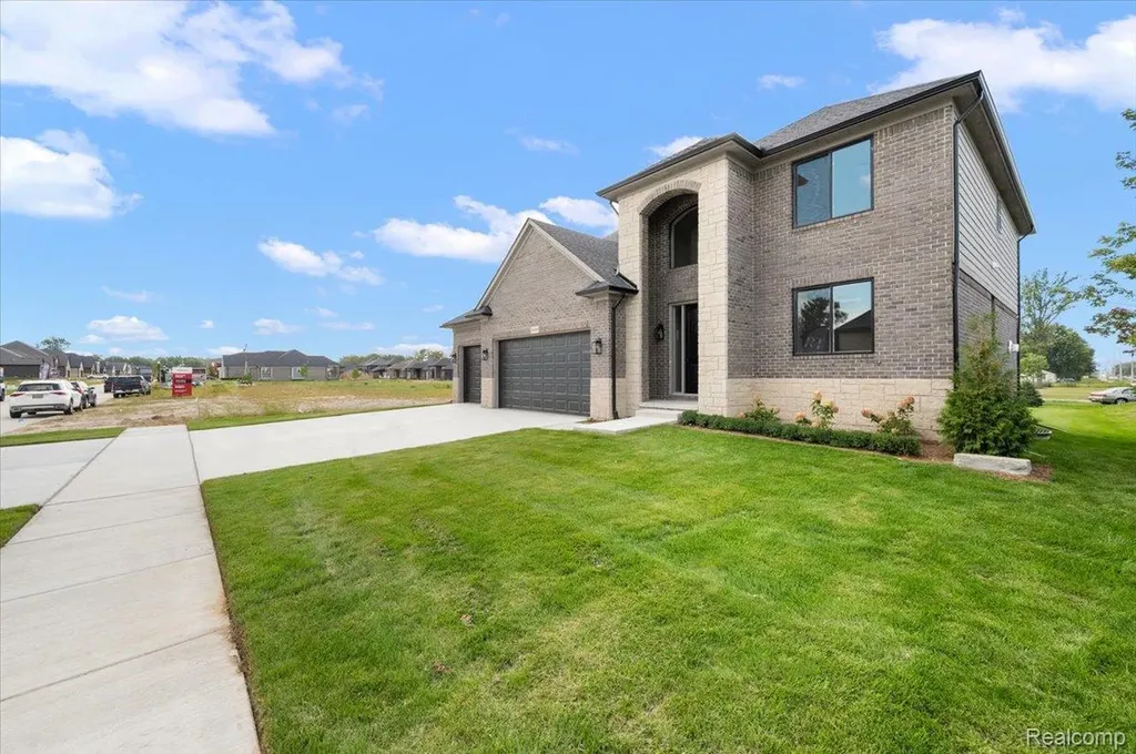 50999 Mistwood Drive Macomb Township MI 48042