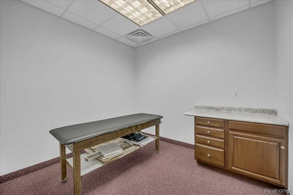 19323 Farmington Road Livonia City MI 48152