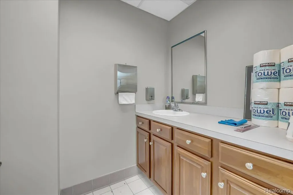 19323 Farmington Road Livonia City MI 48152