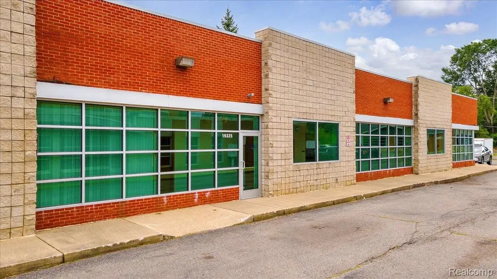 19323 Farmington Road Livonia City MI 48152