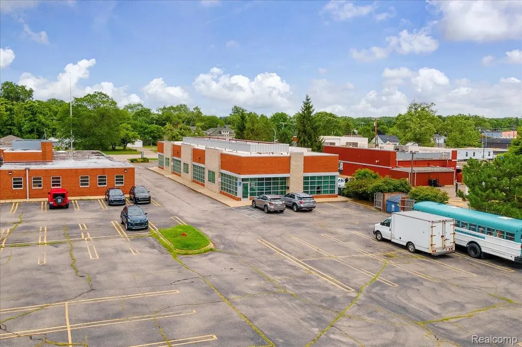 19323 Farmington Road Livonia City MI 48152