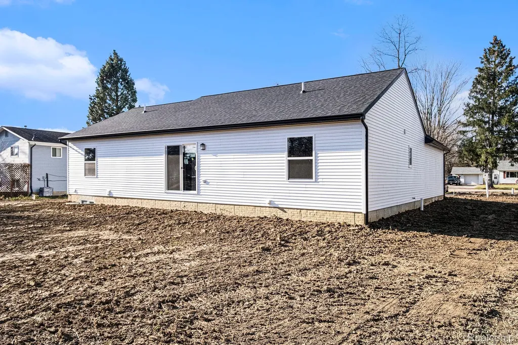 2417 Eugene Street Burton City MI 48519