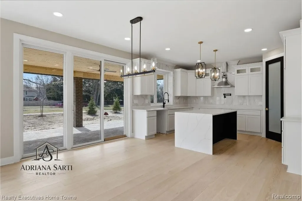 12020 Encore Court Shelby Charter Township MI 48315