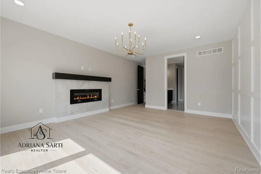 12020 Encore Court Shelby Charter Township MI 48315