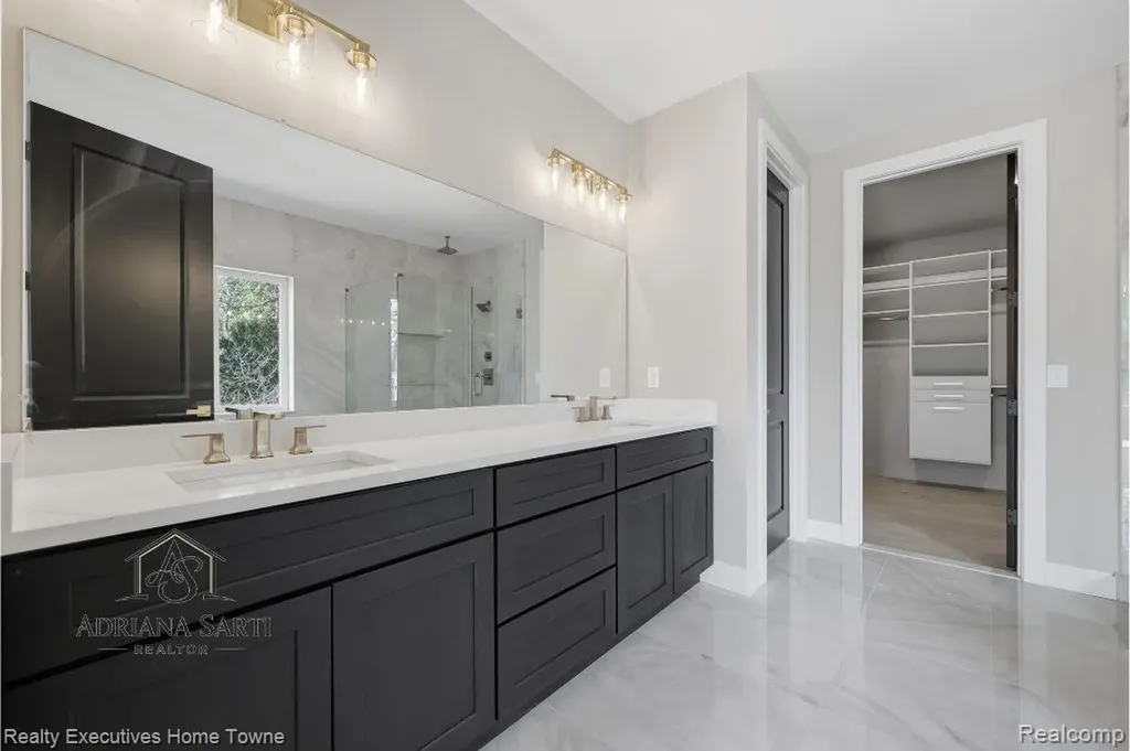 12020 Encore Court Shelby Charter Township MI 48315