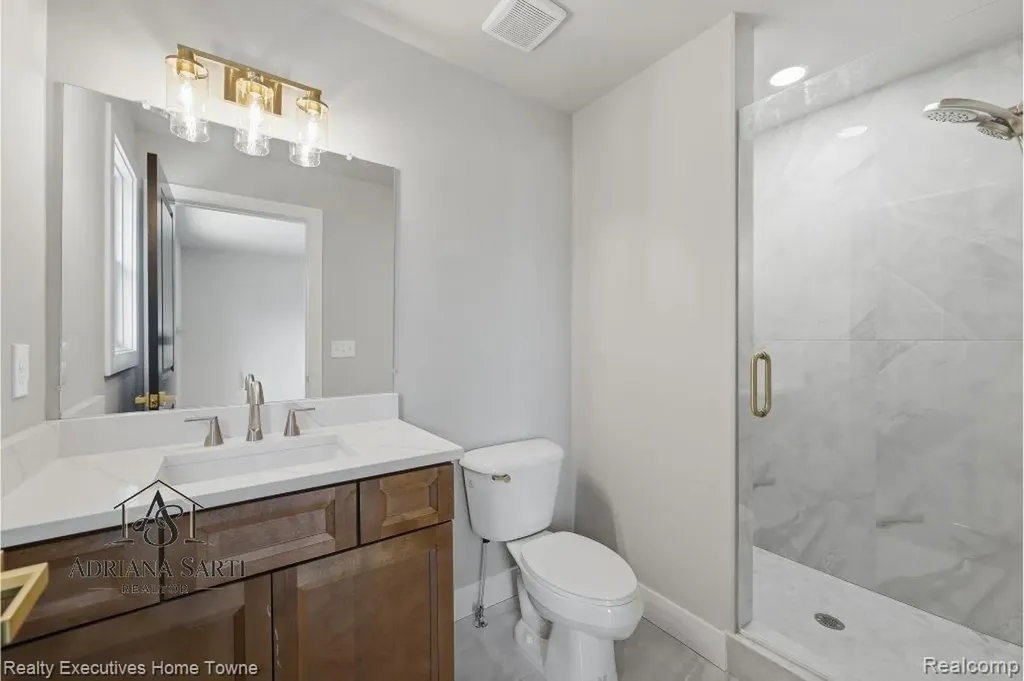 12020 Encore Court Shelby Charter Township MI 48315