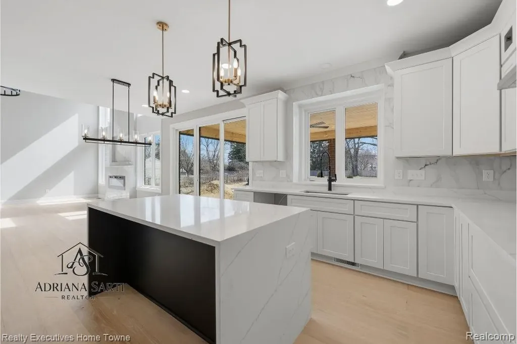 12020 Encore Court Shelby Charter Township MI 48315