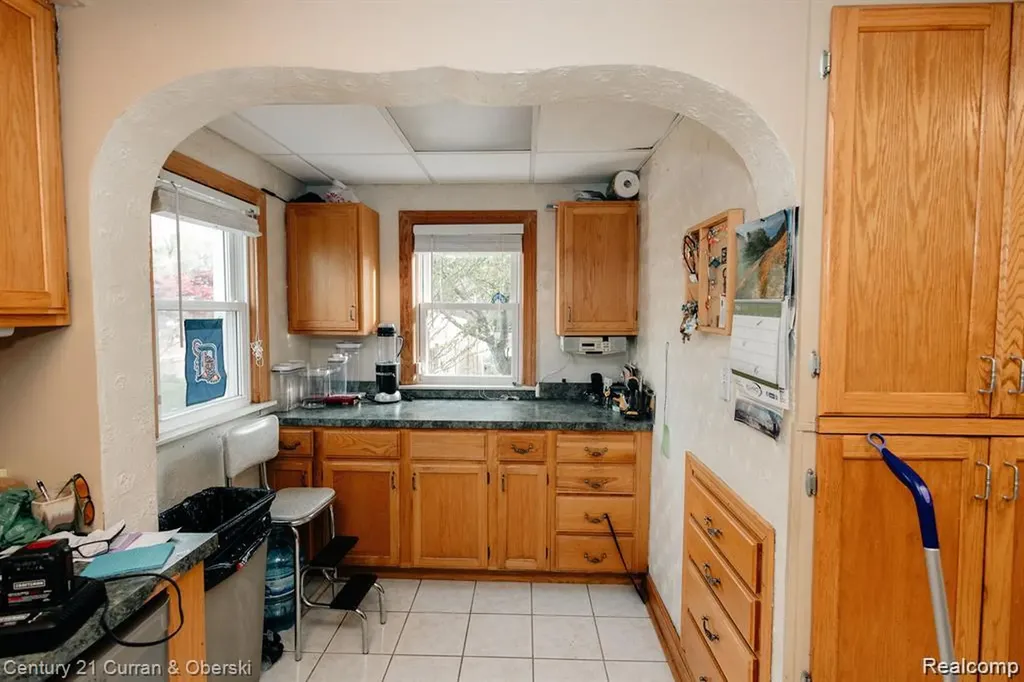 15261 Demean Avenue Allen Park City MI 48101