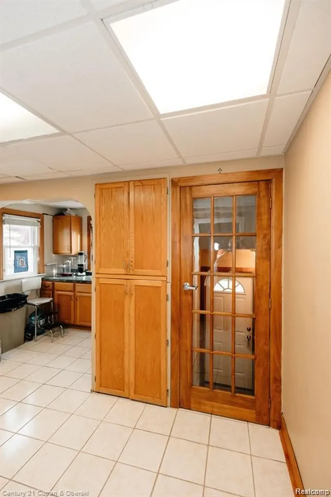 15261 Demean Avenue Allen Park City MI 48101