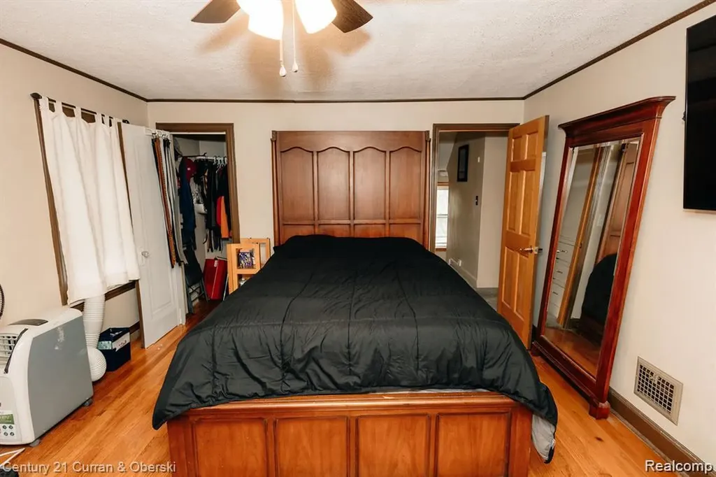 15261 Demean Avenue Allen Park City MI 48101