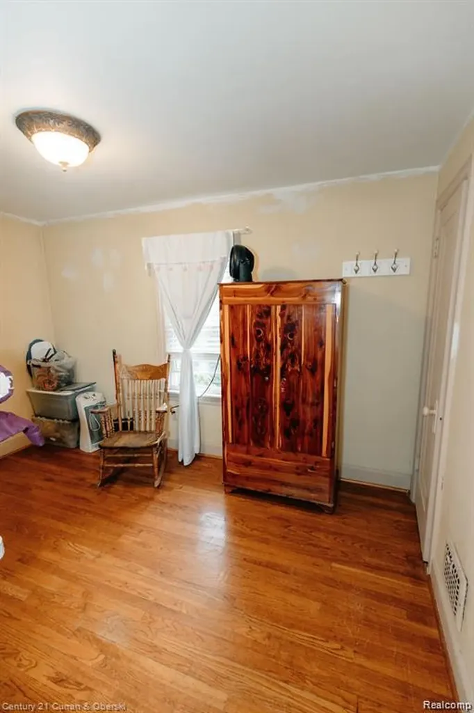 15261 Demean Avenue Allen Park City MI 48101