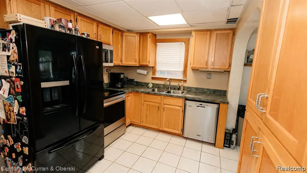 15261 Demean Avenue Allen Park City MI 48101