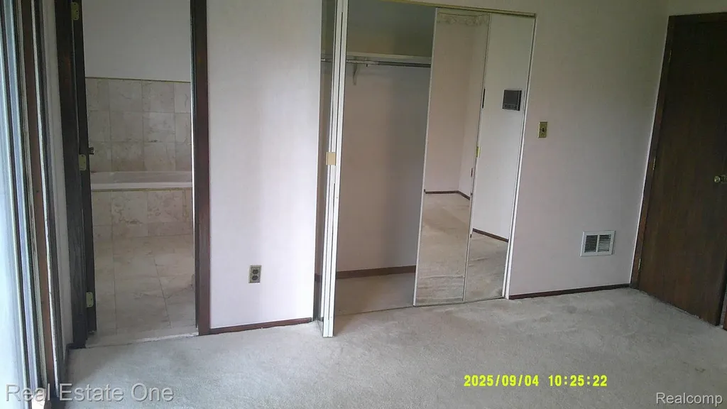 9531 W Outer Drive Detroit City MI 48223