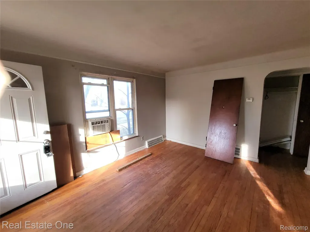 10339 Tireman Avenue Dearborn City MI 48126