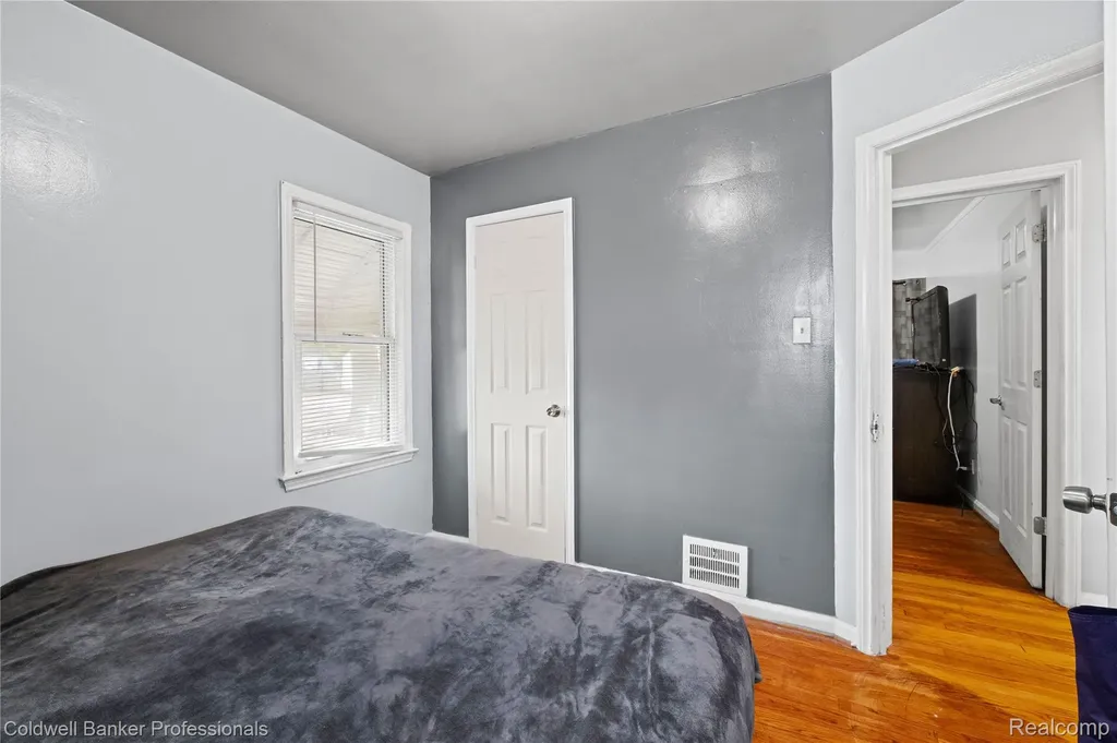 20500 Hickory Street Detroit City MI 48205