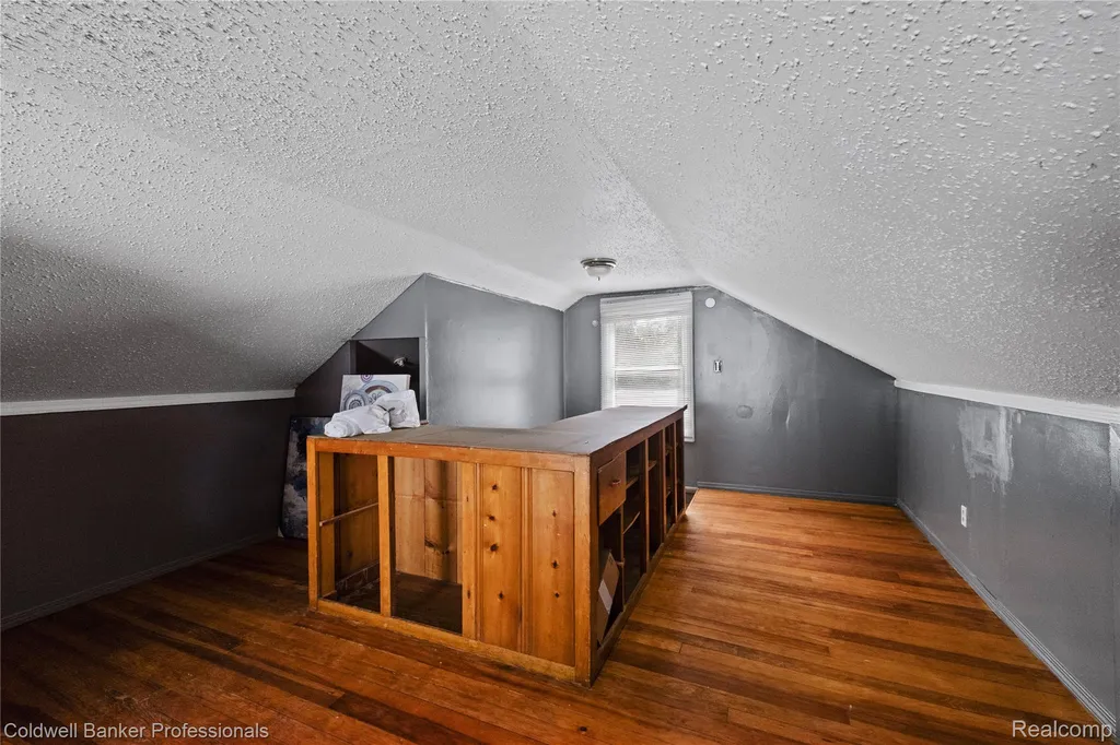 20500 Hickory Street Detroit City MI 48205