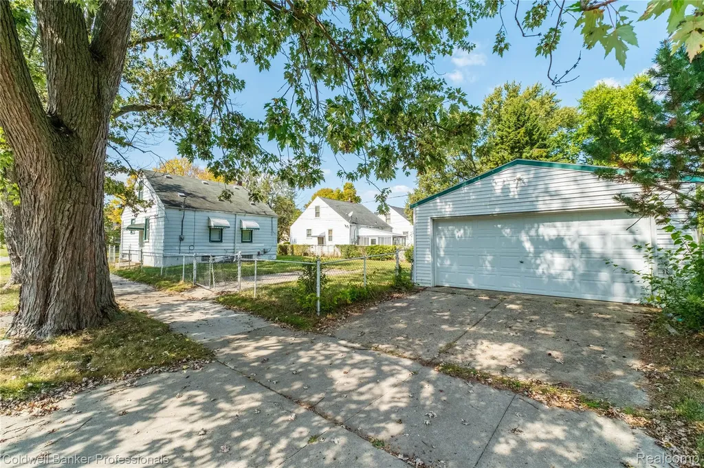 20500 Hickory Street Detroit City MI 48205