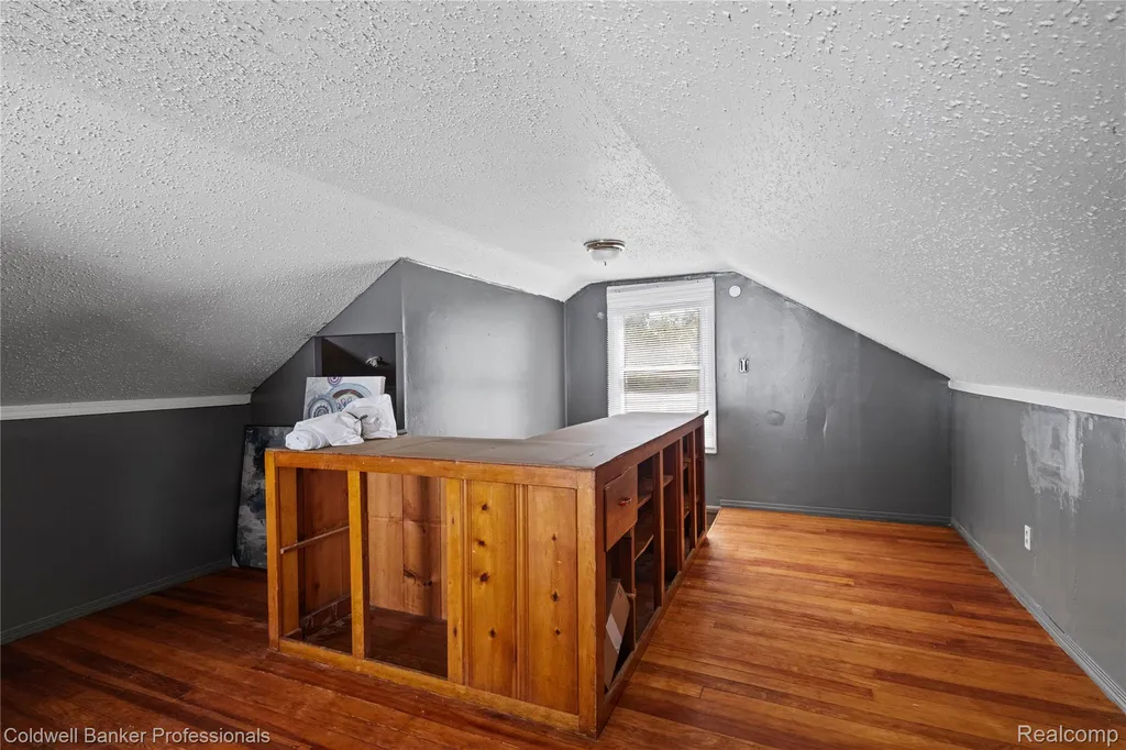 20500 Hickory Street Detroit City MI 48205