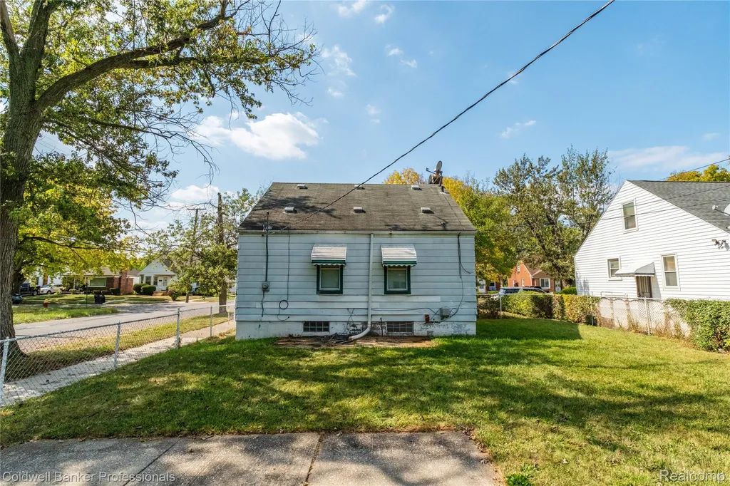 20500 Hickory Street Detroit City MI 48205