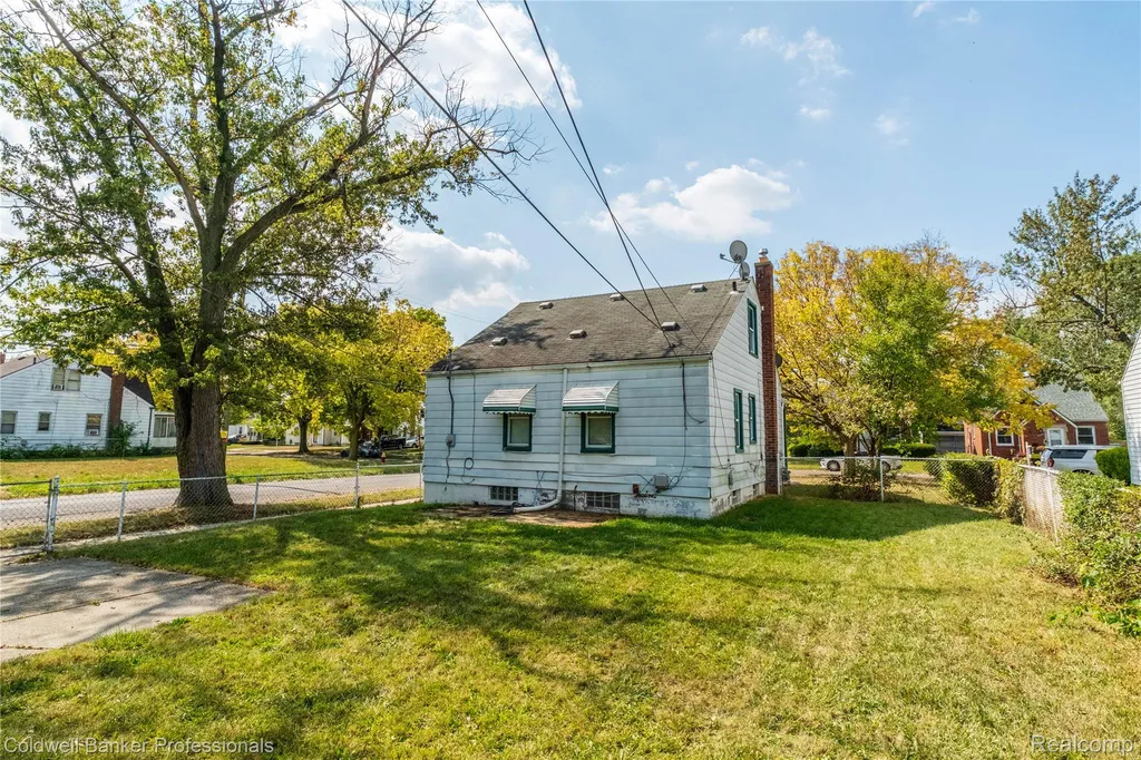 20500 Hickory Street Detroit City MI 48205