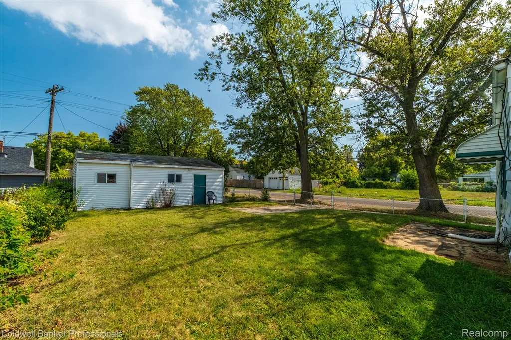 20500 Hickory Street Detroit City MI 48205