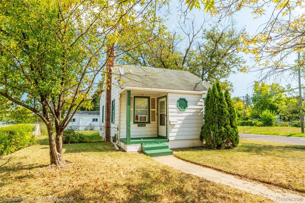 20500 Hickory Street Detroit City MI 48205