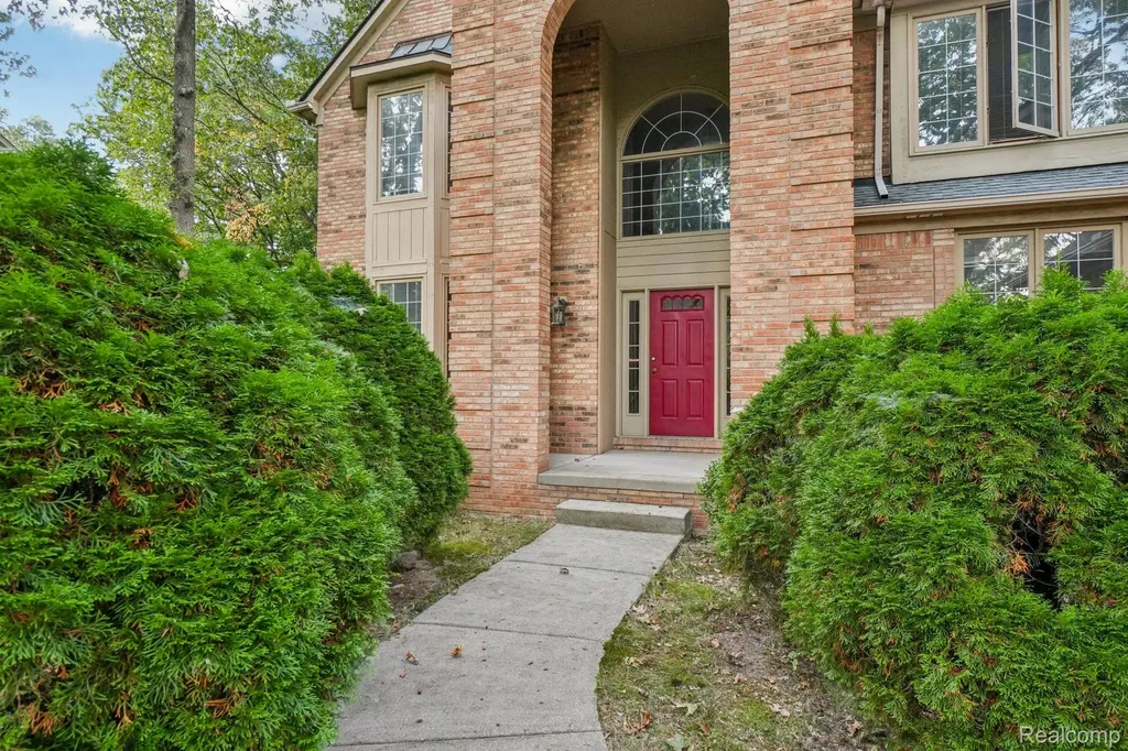 8110 High Point Trail White Lake Charter Township MI 48386