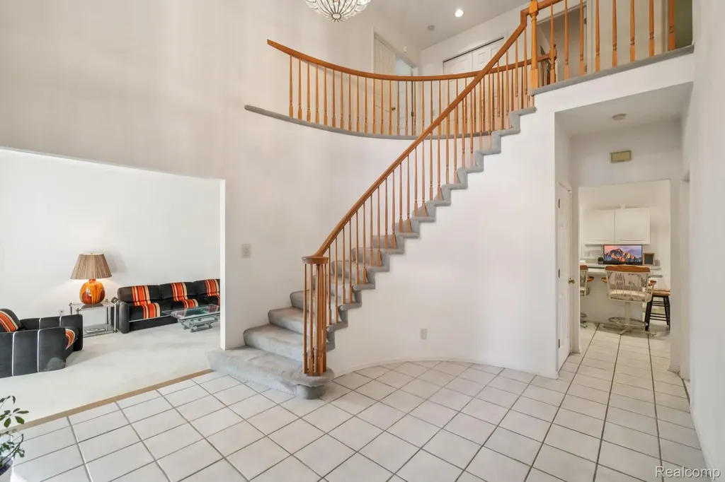 8110 High Point Trail White Lake Charter Township MI 48386