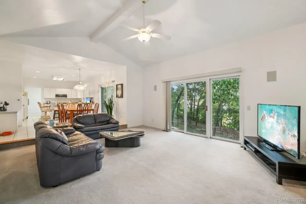 8110 High Point Trail White Lake Charter Township MI 48386